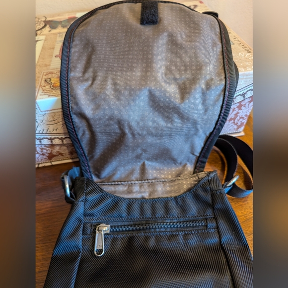 Columbia Sportswear Crossbody/Messenger bag - Picture 8 of 9